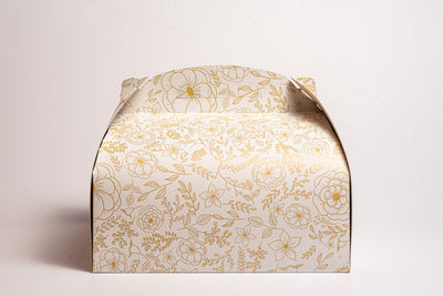 cutii-tort-albe-din-carton-cu-insertii-aurii-set-25-buc